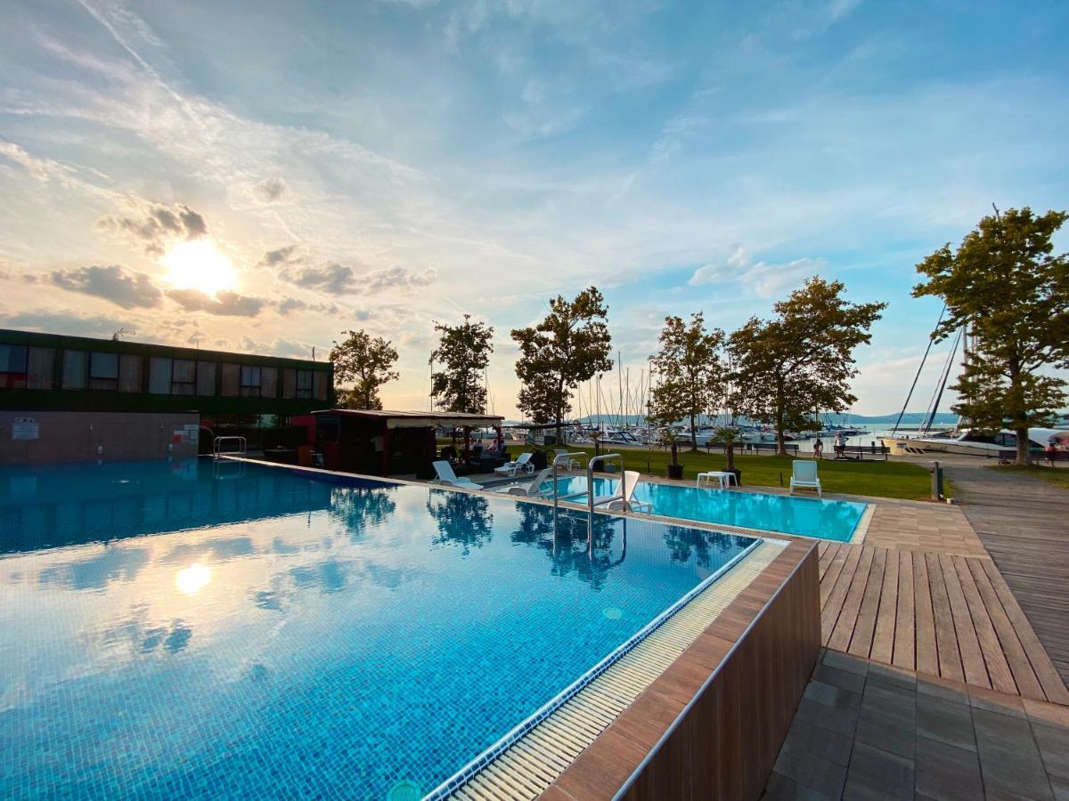 Prime Apartmans Balatonlelle Eksteriør bilde